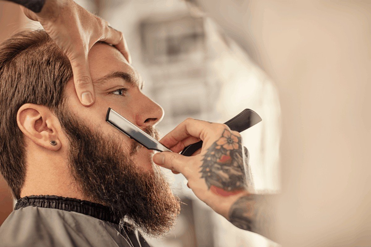 How to choose the best straight razor for barbers
