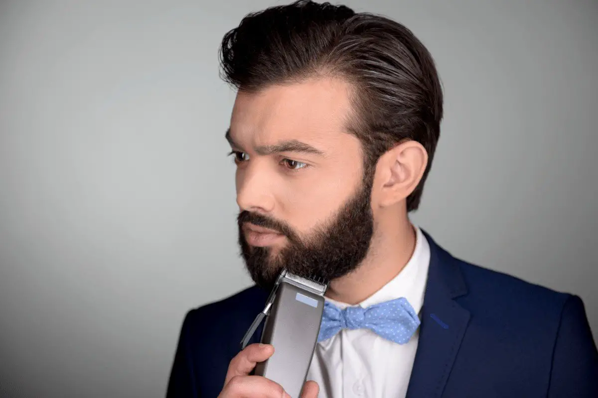 How to choose the best electric shaver for thick beard