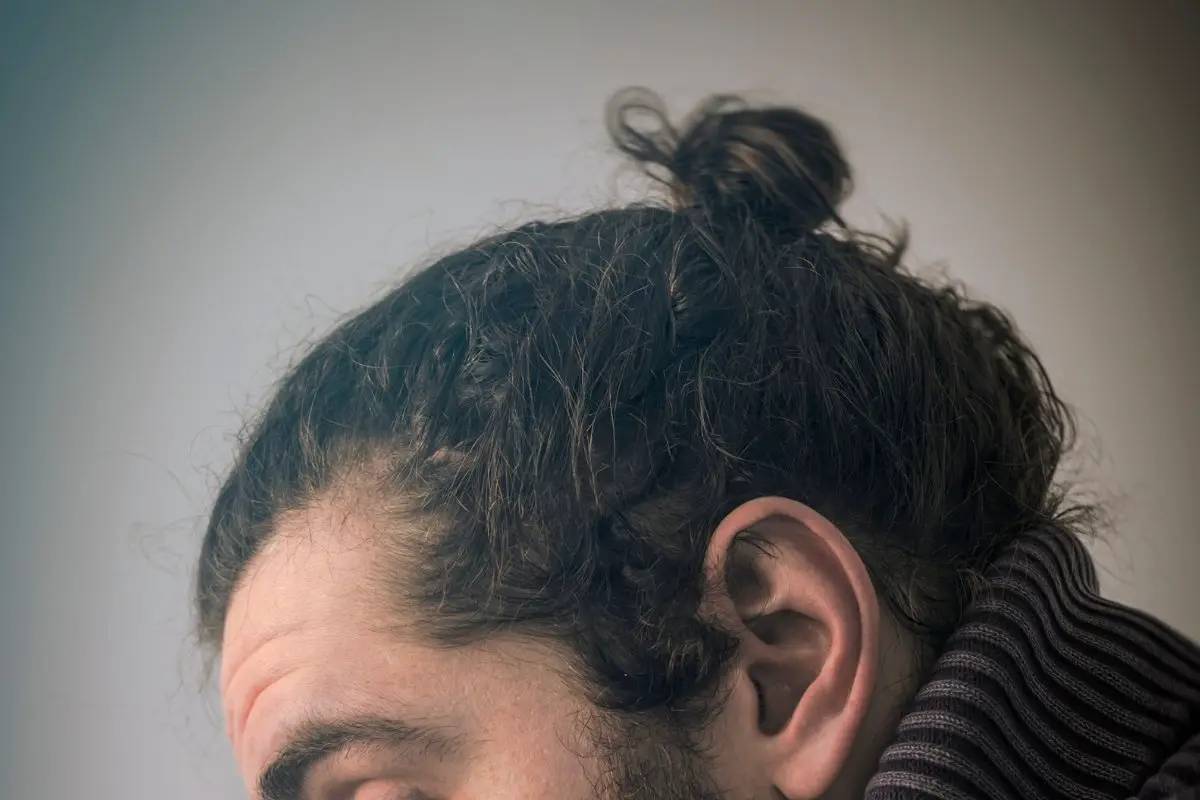 How To Tie A Man Bun With Short Hair
